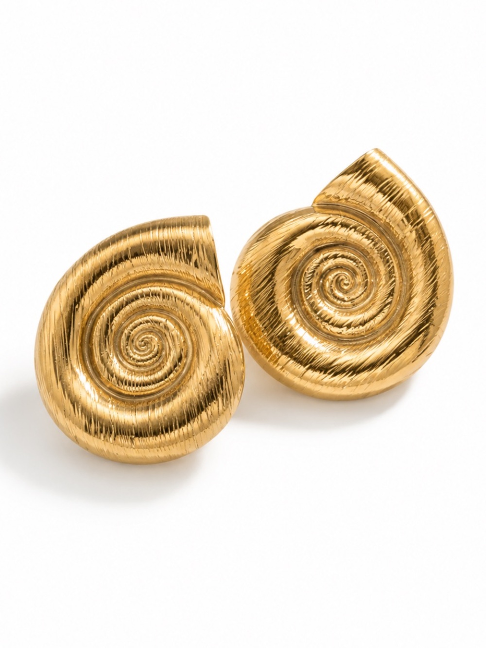 New! Coastal 18K Gold Plated Shell Statement Earrings NWOT (1070)